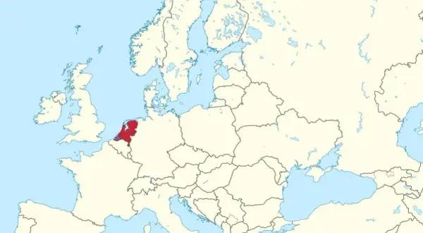 Gdzie leży Holandia na mapie? Odkryj jej położenie w Europie